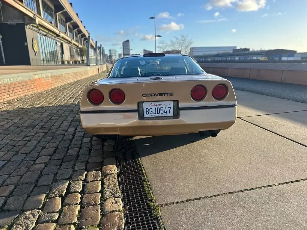 Second-hand Corvette C4 272 CP (200 kW) 1986 Auriu