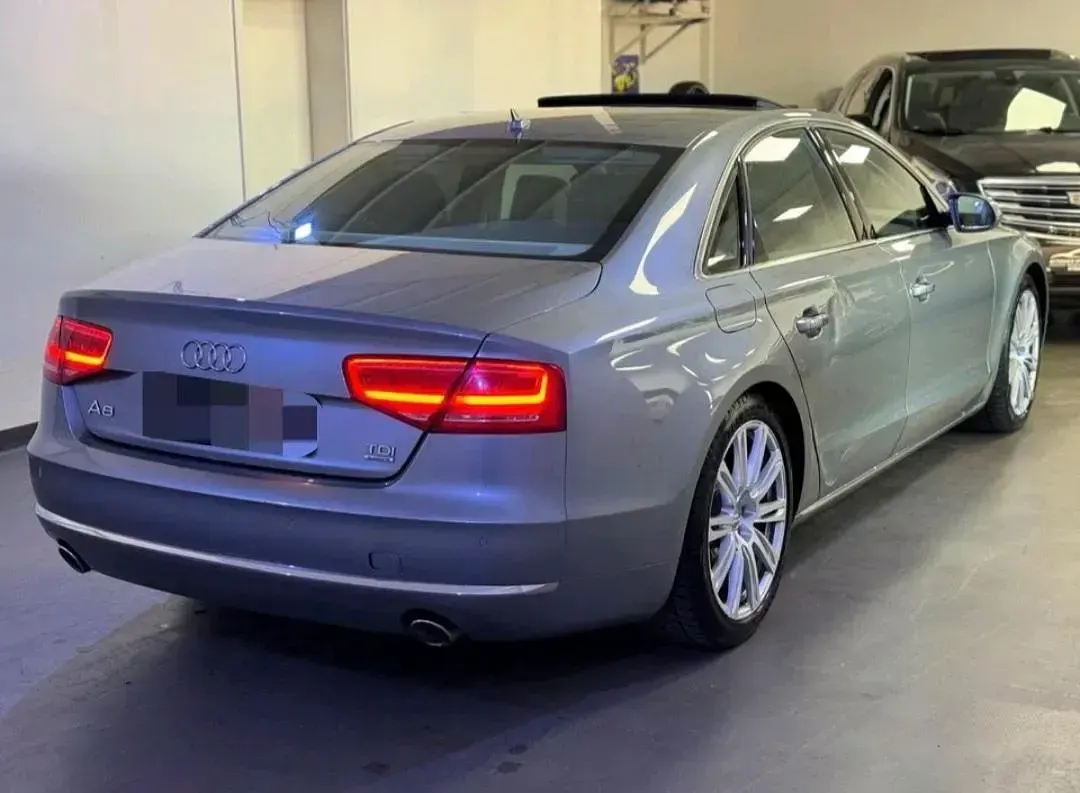 Gebraucht Audi A8 351 PS (258 kW) 2010 Andere farben Limousine