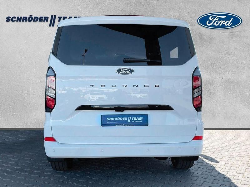 Neu Ford Tourneo Titanium 150 PS (110 kW) 2026 Weiß Van / Kleinbus