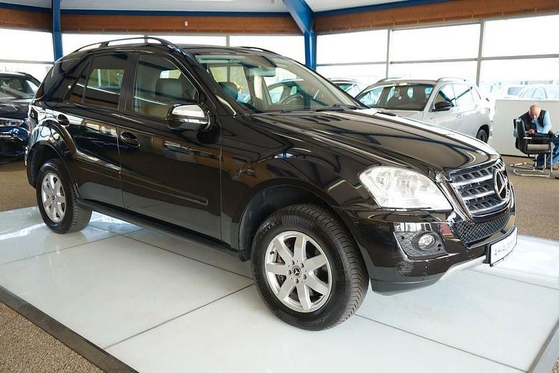 Gebraucht Mercedes ML350 224 PS (164 kW) 2009 Schwarz SUV