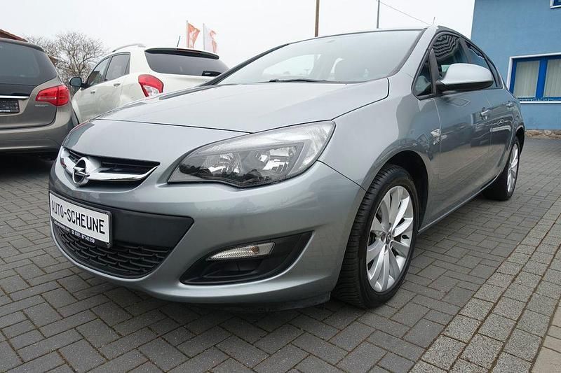 Gebraucht Opel Astra Active 140 PS (102 kW) 2013 Silber Limousine