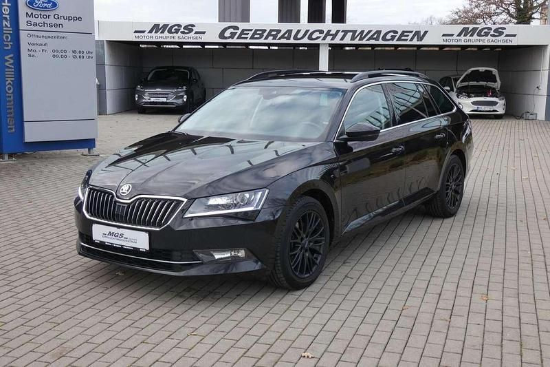 Gebraucht Skoda Superb Ambition 150 PS (110 kW) 2018 Schwarzmagic perleffekt Kombi