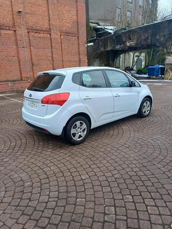 Gebraucht Kia Venga 90 PS (66 kW) 2018 Weiß Kleinwagen