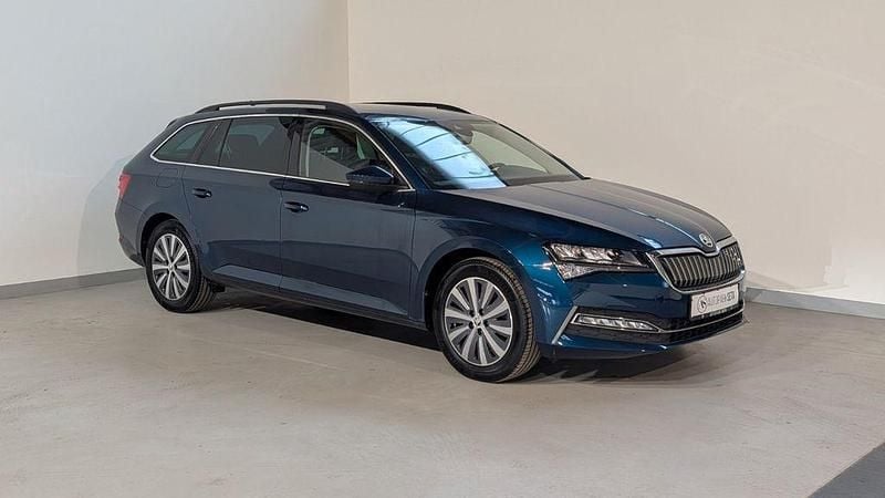 Gebraucht Skoda Superb Ambition 218 PS (160 kW) 2022 Blau Kombi