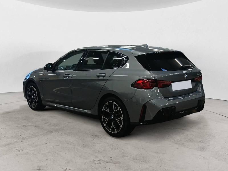 Gebraucht BMW 120 163 PS (119 kW) 2025 Skyscrapergrau Kleinwagen