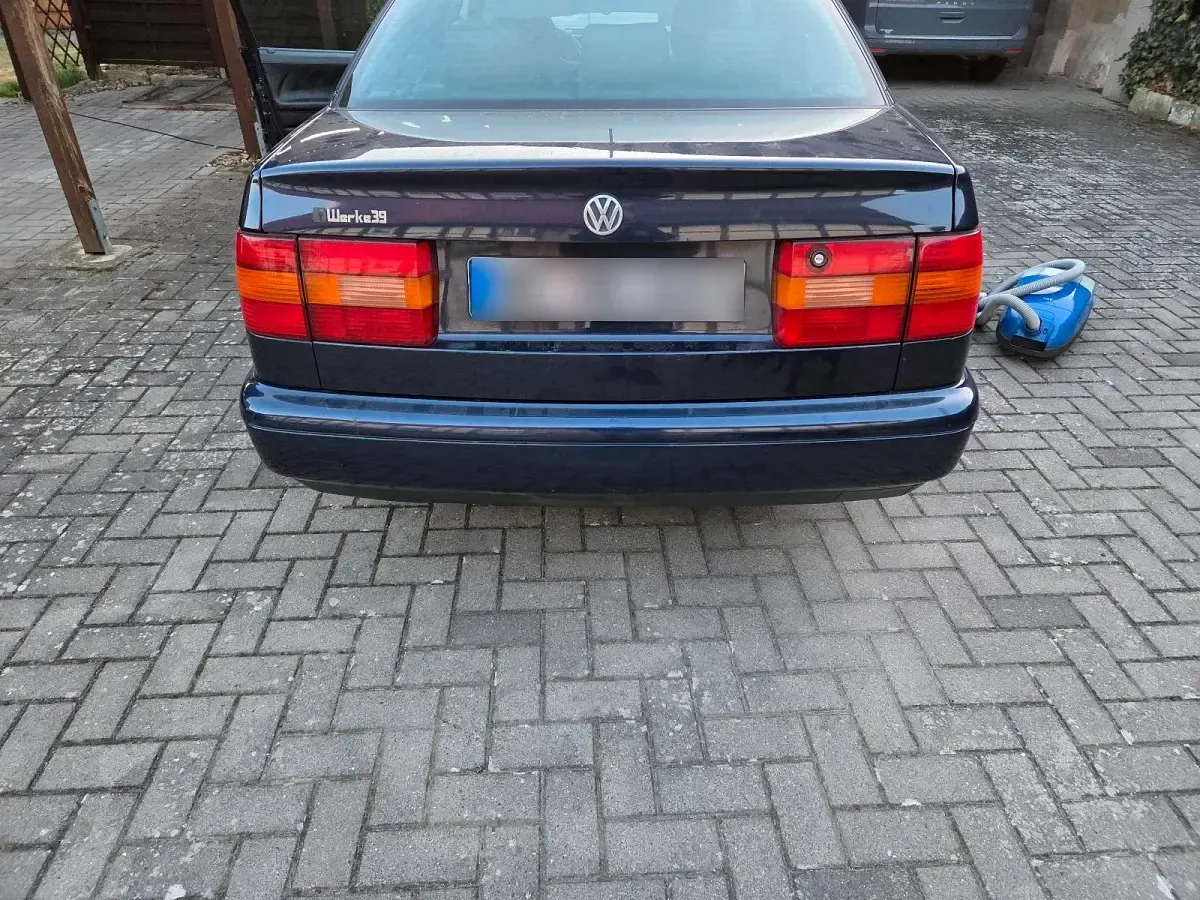 Gebraucht VW Passat 150 PS (110 kW) 1995 Blau Limousine