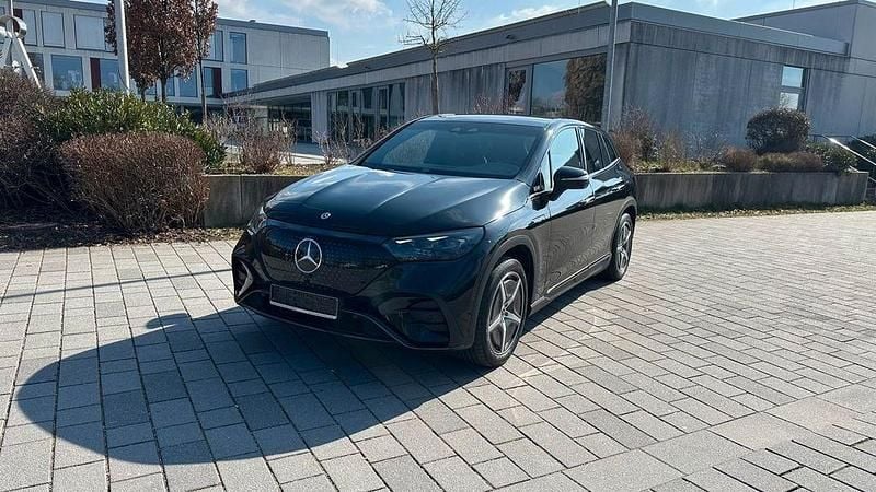 Gebraucht Mercedes EQE500 AMG line 300 kW (408 PS) 2024 Schwarz SUV
