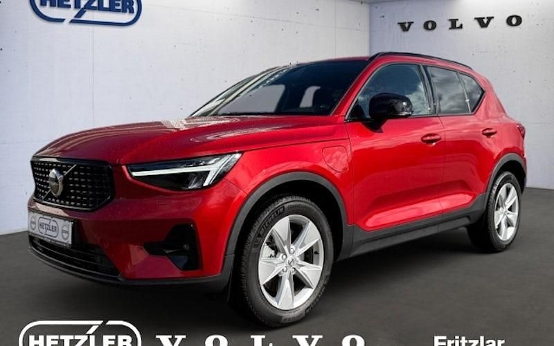 Fusion red / metallic Gebraucht 2023 Volvo XC40 Plus SUV | 39.350 € (Etwas zu teuer) - Bild 1/4