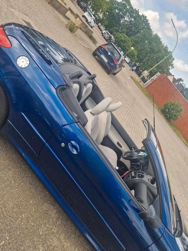 Blau Gebraucht 2006 Peugeot 206 CC Cabrio | 1.850 € (Fairer Preis) - Bild 1/4