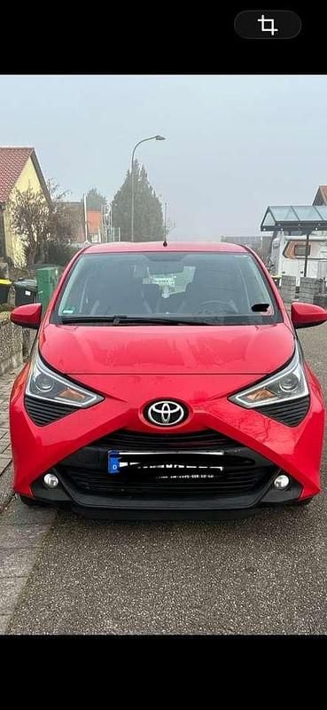 Gebraucht Toyota Aygo 72 PS (52 kW) 2019 Rot Kleinwagen