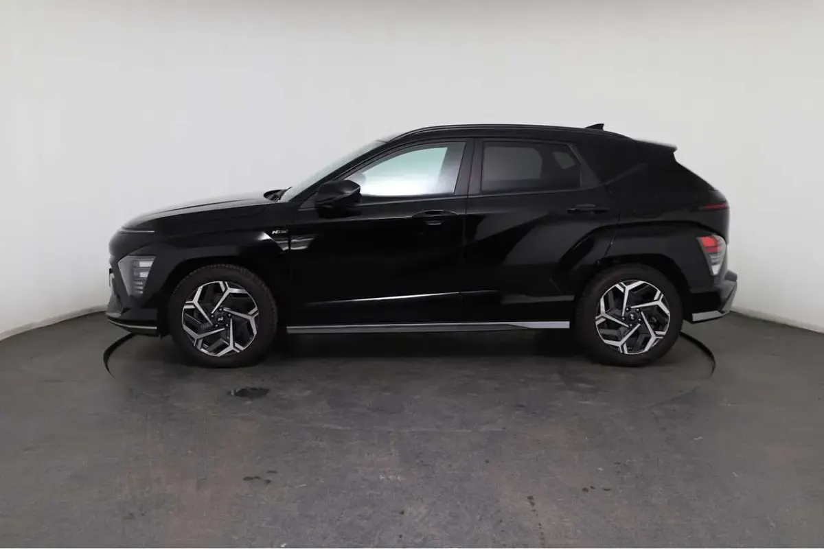Gebraucht Hyundai Kona N Line 199 PS (146 kW) 2024 Abyss black / mic (a2b) SUV