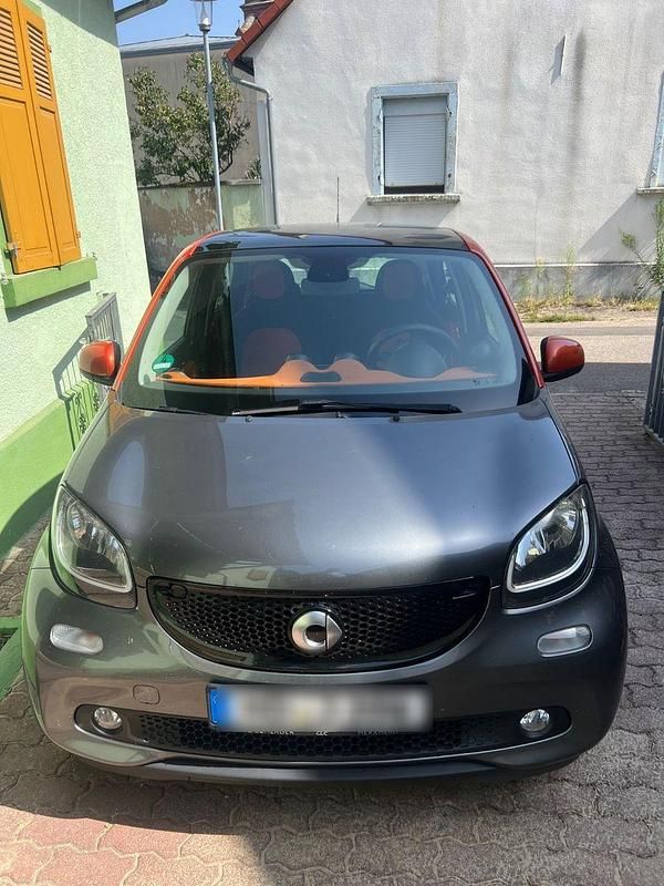 Grau Gebraucht 2014 Smart ForFour Edition #1 Kleinwagen | 5.000 € (Fairer Preis) - Bild 1/4
