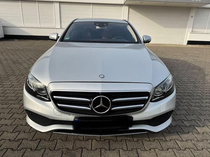 Gebraucht Mercedes E350 299 PS (219 kW) 2018 Silber Limousine