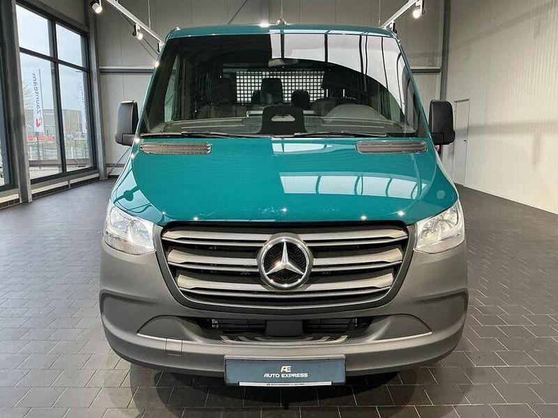 Gebraucht Mercedes Sprinter 170 PS (125 kW) 2024 Grün Van