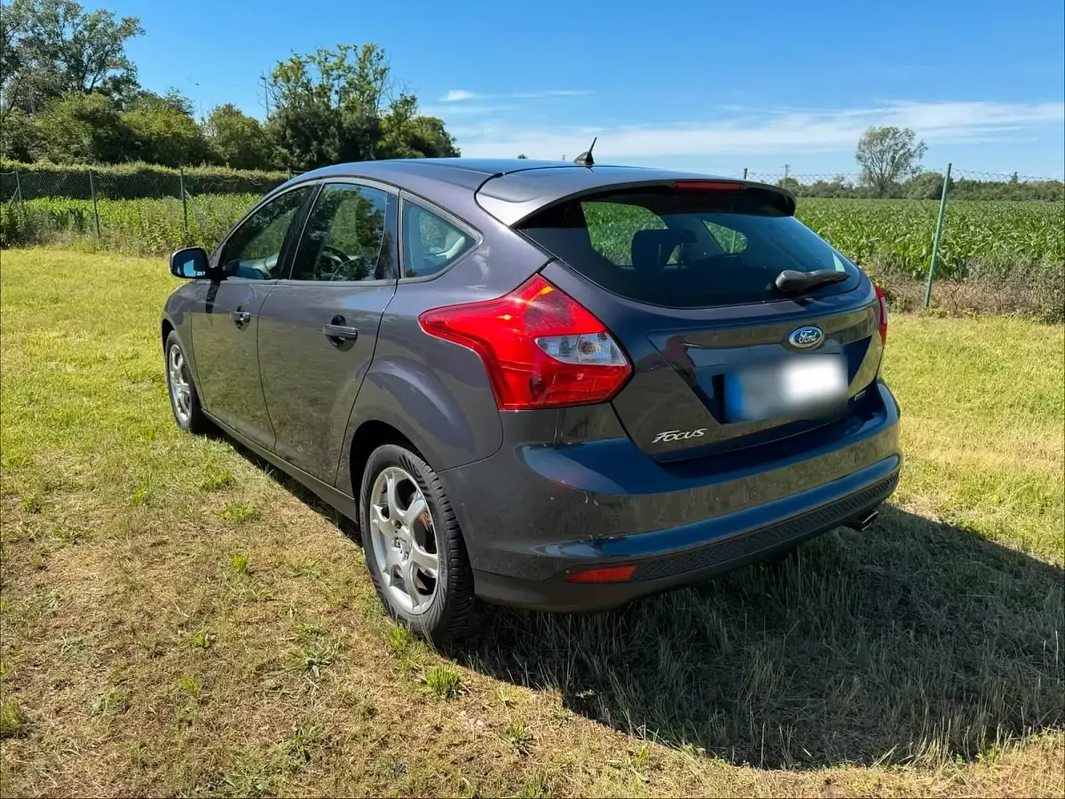 Gebraucht Ford Focus Champions Edition 150 PS (110 kW) 2013 Grau Limousine