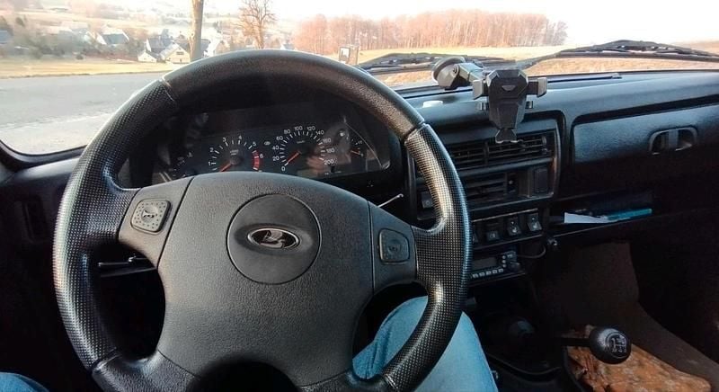 Usata Lada Urban 83 CV (61 kW) 2019 Verde SUV