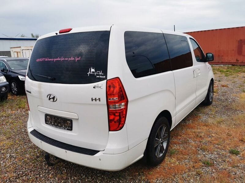 Gebraucht Hyundai H-1 Premium 170 PS (125 kW) 2011 Weiß Van / Kleinbus