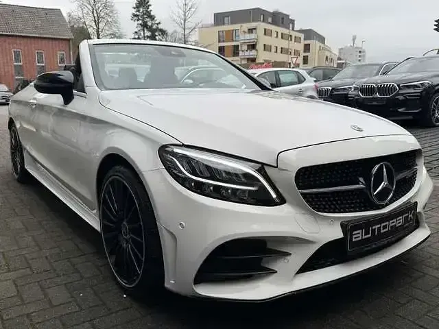 Gebraucht Mercedes C220 AMG line 194 PS (142 kW) 2019 Weiß Cabrio