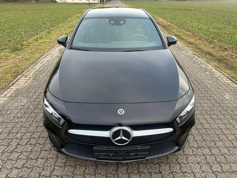 Gebraucht Mercedes A200 Progressive 163 PS (119 kW) 2018 Schwarz Limousine
