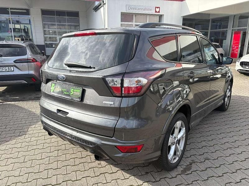 Gebraucht Ford Kuga ST-Line 175 PS (128 kW) 2018 Magneticgrau (metallic) SUV