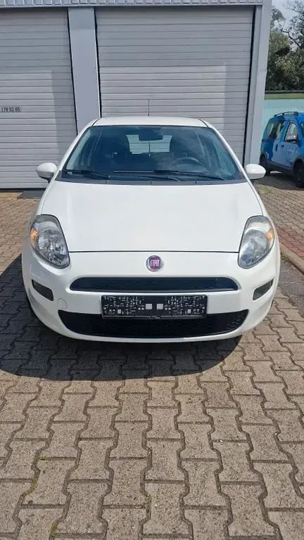 Gebraucht Fiat Punto Pop 69 PS (50 kW) 2014 Weiß Kleinwagen