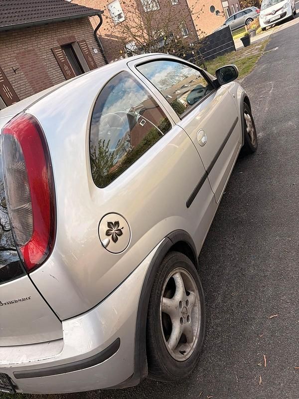 Usata Opel Corsa 90 CV (66 kW) 2004 Grigio Utilitaria