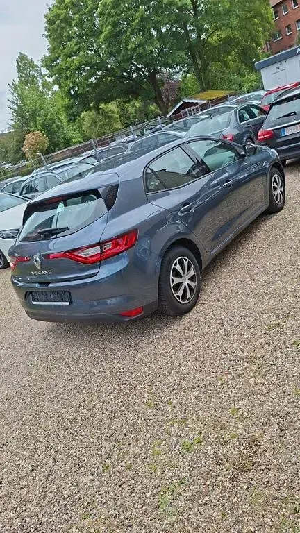 Usata Renault Mégane Life 101 CV (74 kW) 2018 Blu Berlina