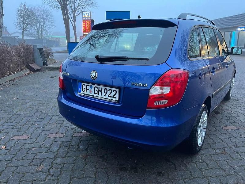 Gebraucht Skoda Fabia Classic 86 PS (63 kW) 2013 Blau Kombi