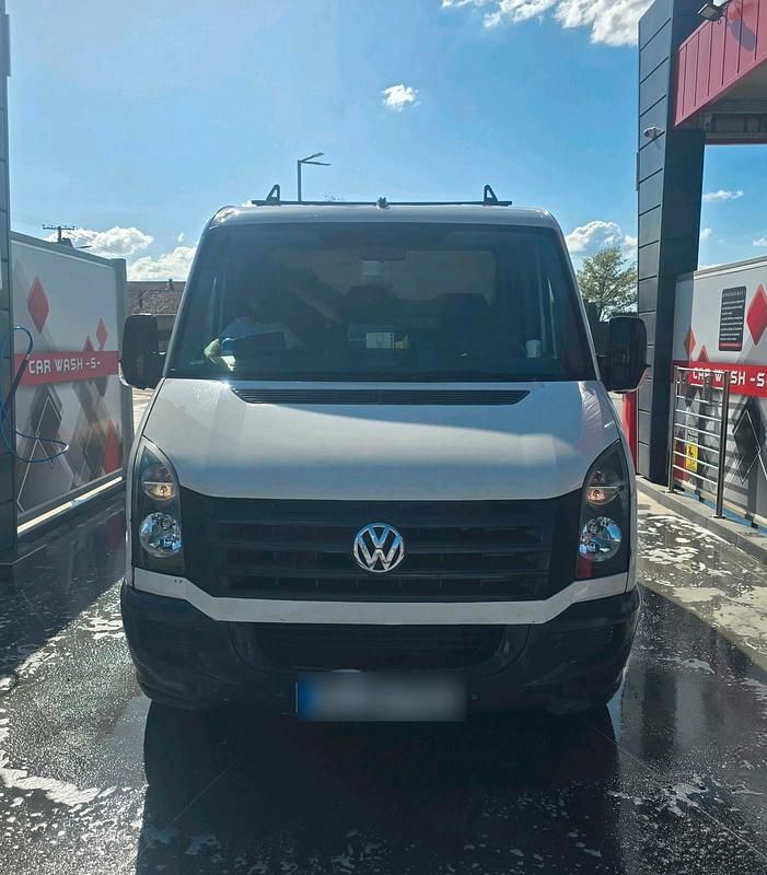 Weiß Gebraucht 2016 VW Crafter Van | 5.750 € (Etwas zu teuer) - Bild 1/4