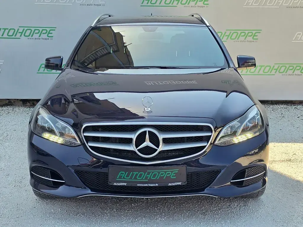 Gebraucht Mercedes E200 136 PS (100 kW) 2015 Blau Kombi