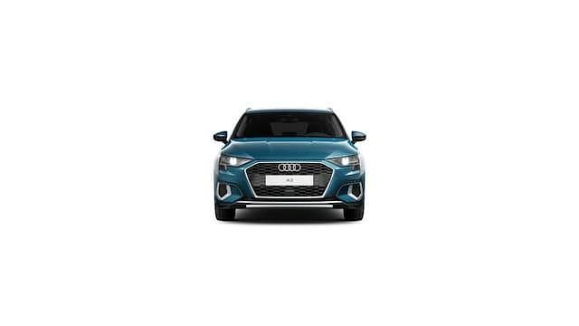 Gebraucht Audi A3 Advanced Plus 116 PS (85 kW) 2023 Atollblau metallic Limousine