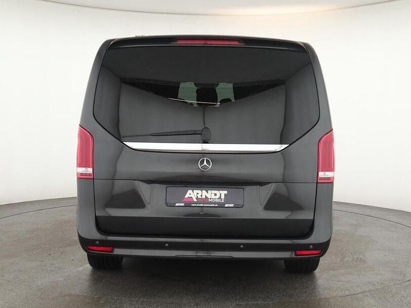 Gebraucht Mercedes V300 Avantgarde 237 PS (174 kW) 2023 Graphitgrau dunkel Van / Kleinbus
