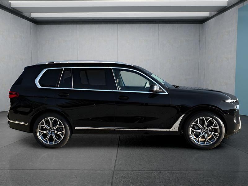 Neu BMW X7 340 PS (250 kW) 2025 Schwarz SUV