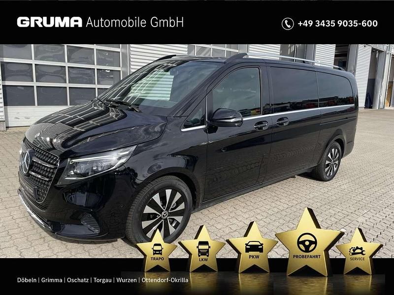 Obsidianschwarz Gebraucht 2024 Mercedes V300 Avantgarde Van / Kleinbus | 73.880 € (Fairer Preis) - Bild 1/4