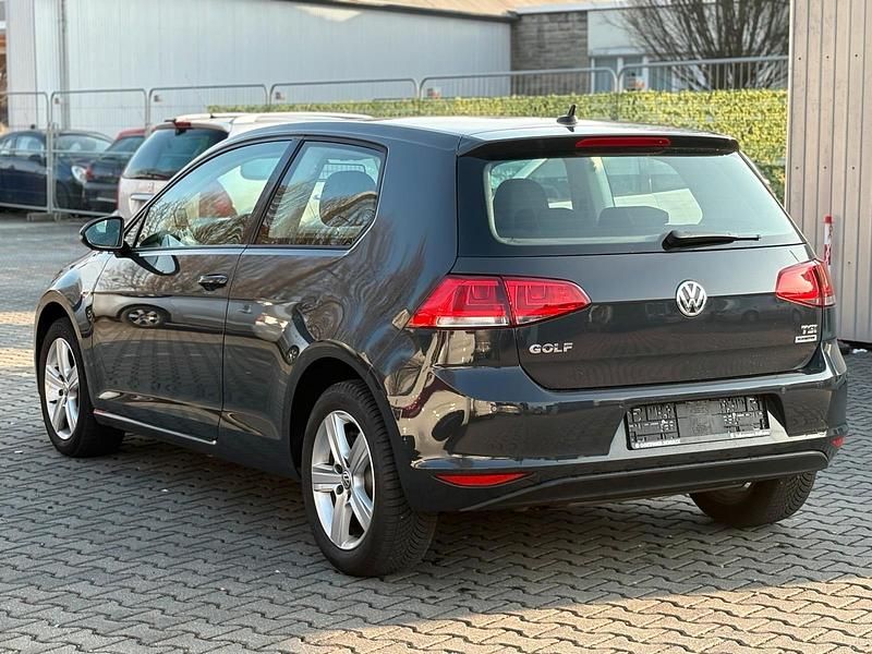 Gebraucht VW Golf VII 85 PS (62 kW) 2016 Grau Limousine