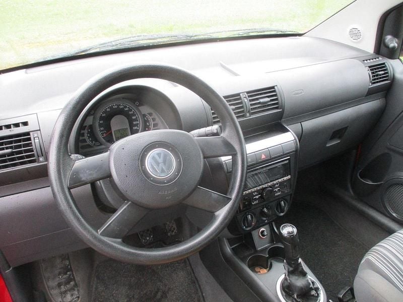 Gebraucht VW Fox 54 PS (39 kW) 2006 Rot Kleinwagen
