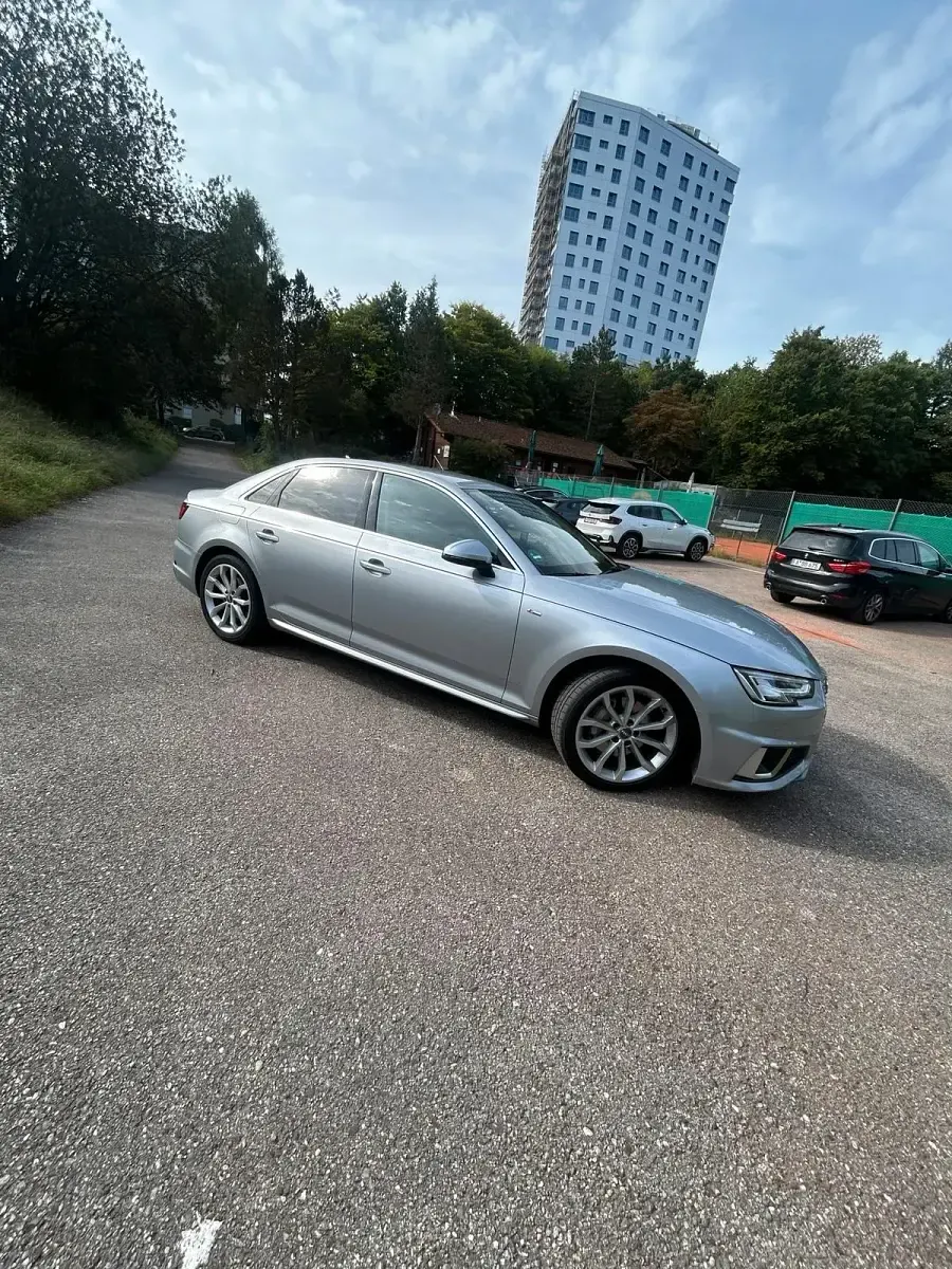 Gebraucht Audi A4 S-Line 190 PS (139 kW) 2019 Silber Limousine