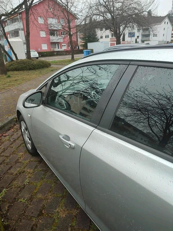 Gebraucht Opel Astra 110 PS (80 kW) 2011 Silber Kombi