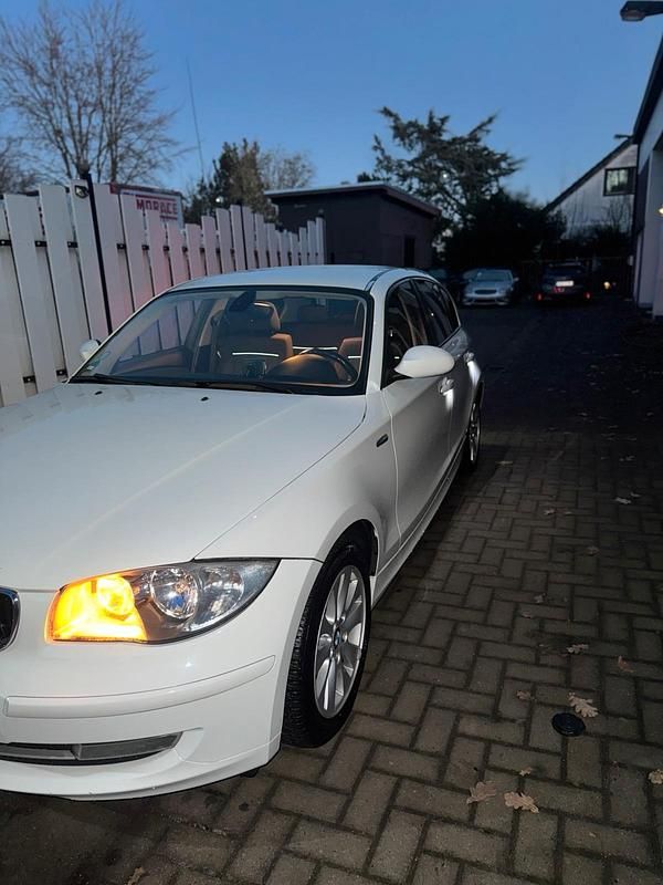 Gebraucht BMW 116 122 PS (89 kW) 2008 Weiß Kleinwagen