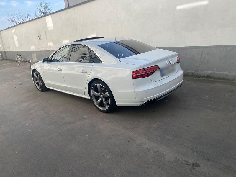 Gebraucht Audi S8 Ambiente 519 PS (381 kW) 2015 Weiß Limousine