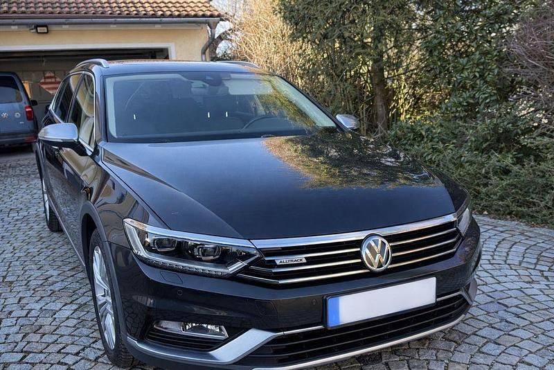 Gebraucht VW Passat Alltrack 190 PS (139 kW) 2019 Grau Kombi