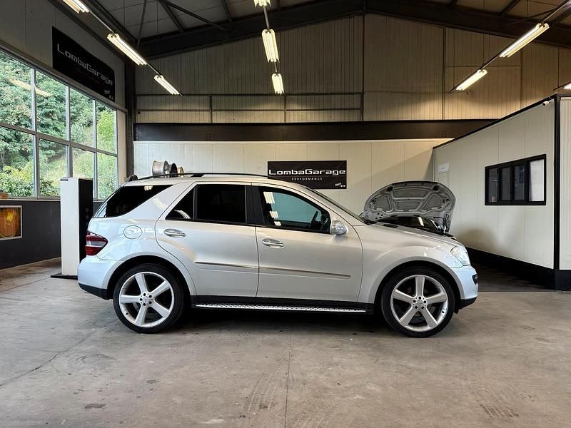 Silber Gebraucht 2006 Mercedes ML320 SUV | 12.490 € - Bild 1/4