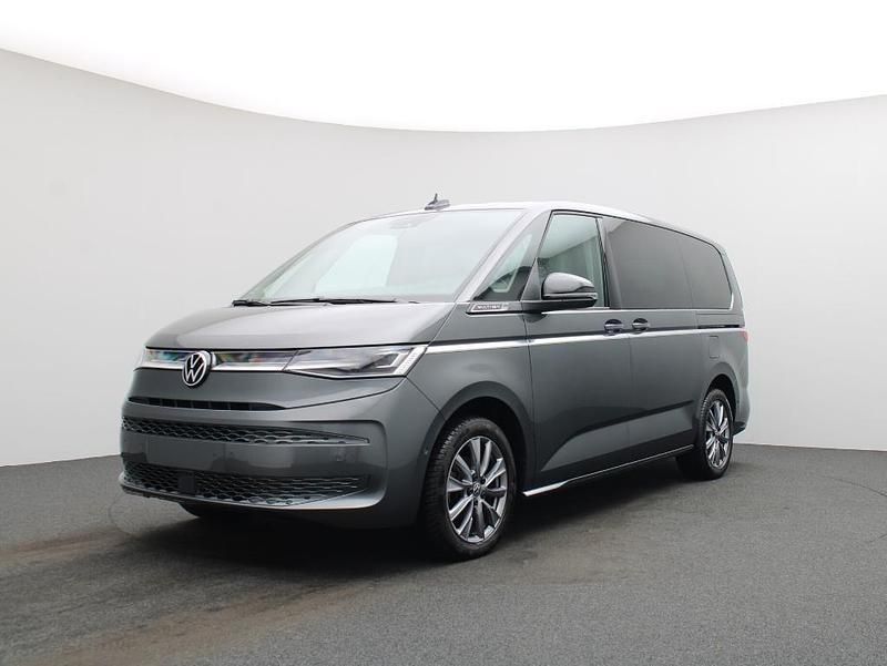 Second-hand VW Multivan Style 150 CP (110 kW) 2025 Gri Monovolum