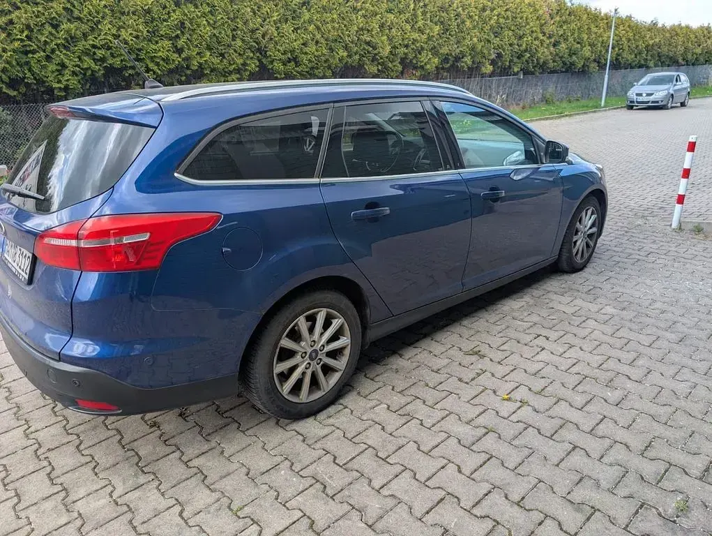 Gebraucht Ford Focus Trend 120 PS (88 kW) 2017 Blau Limousine