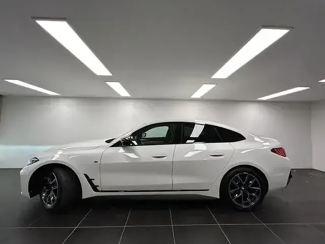 Gebraucht BMW M440 M Sport 392 PS (288 kW) 2026 Alpinweiß uni Coupé