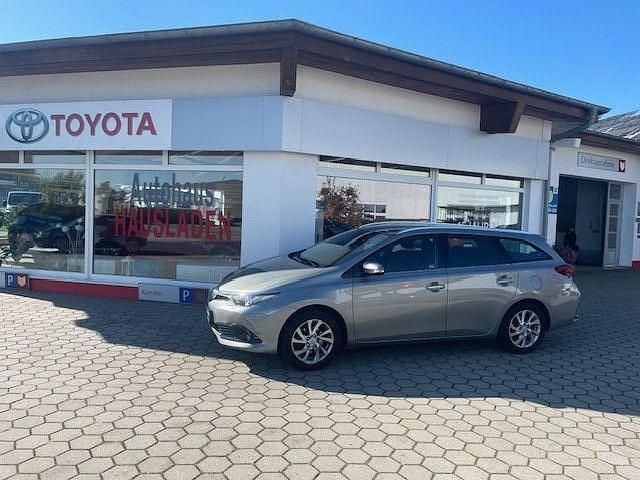 Grau Gebraucht 2016 Toyota Auris Touring Sports Edition-S Kombi | 11.500 € (Guter Preis) - Bild 1/4