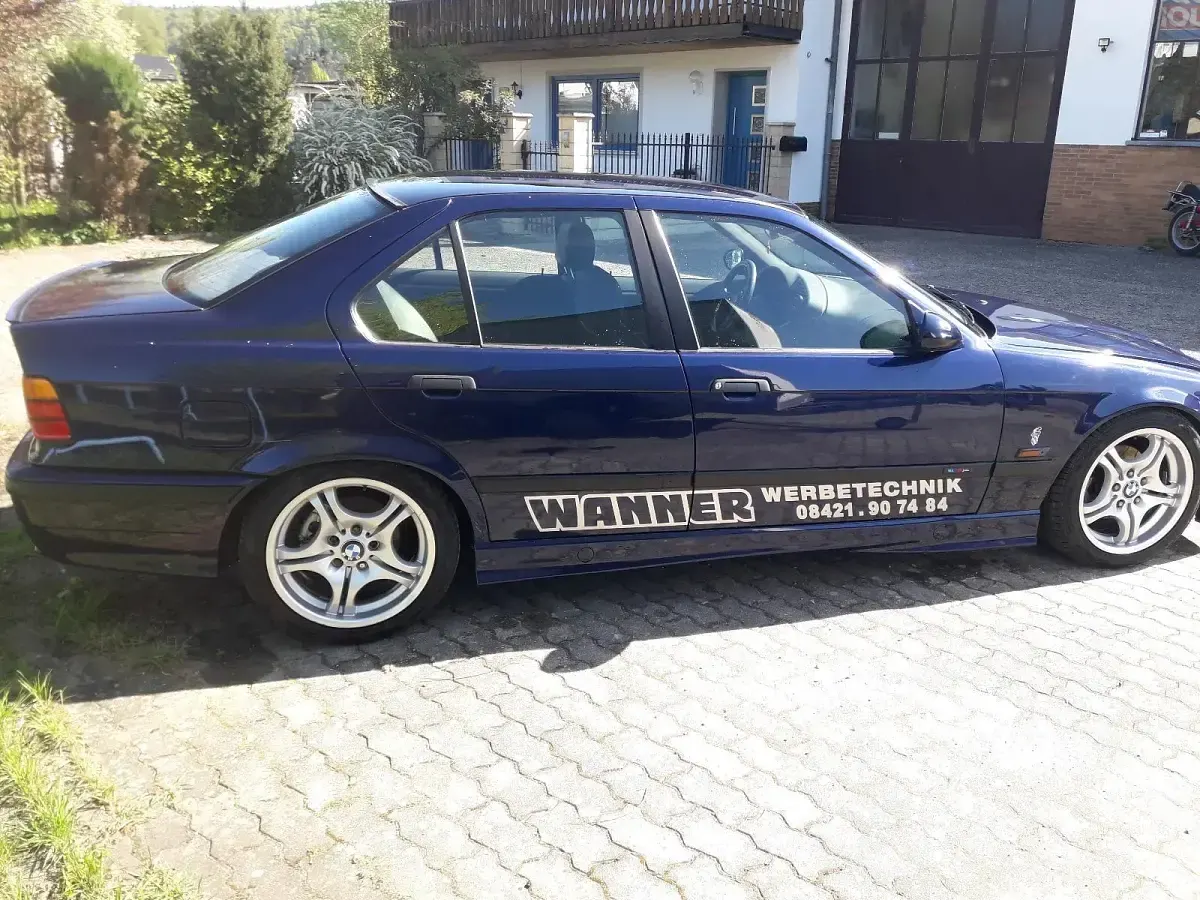 Brugt BMW 328 192 HK (141 kW) 1995 Blå Sedan