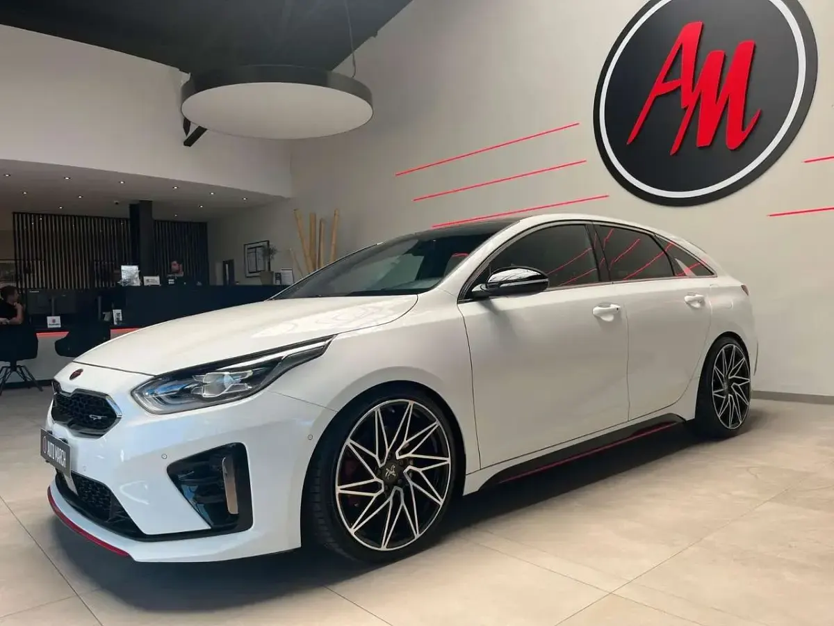 Gebraucht Kia ProCeed Comfort 204 PS (150 kW) 2019 Deluxe white metallic Kombi