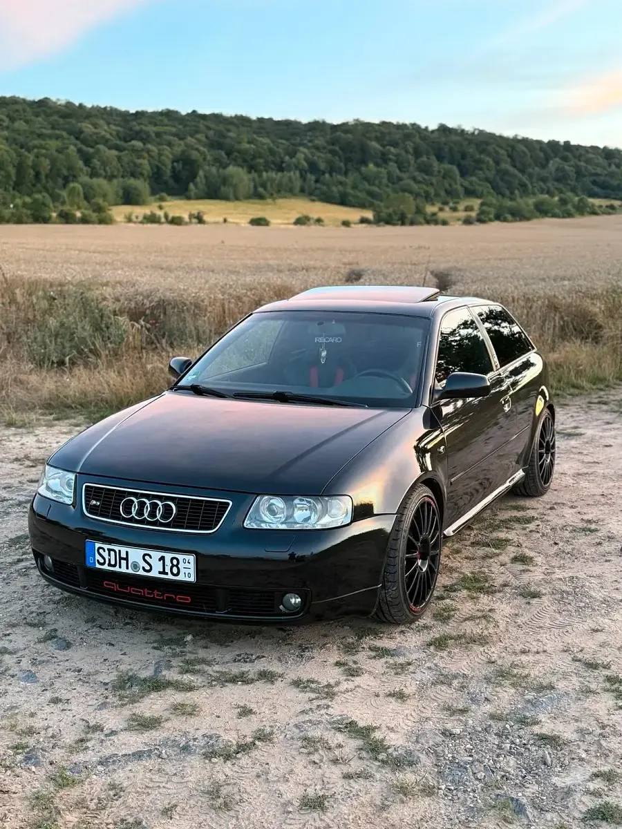 Używany Audi S3 290 KM (213 kW) 1999 Czarny Hatchback