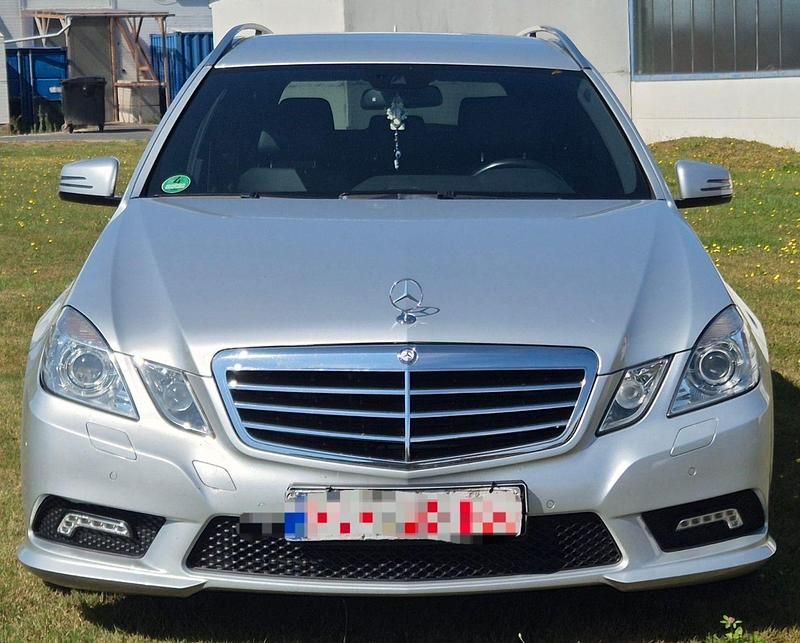 Gebraucht Mercedes E350 AMG line 265 PS (194 kW) 2010 Silber Kombi